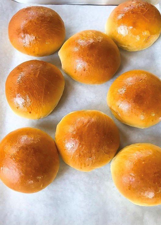 Weirdoughs Burge Buns on special.jpg
